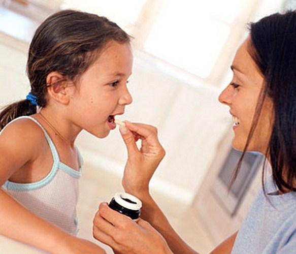Trẻ bị ho khan nên uống thuốc gì?